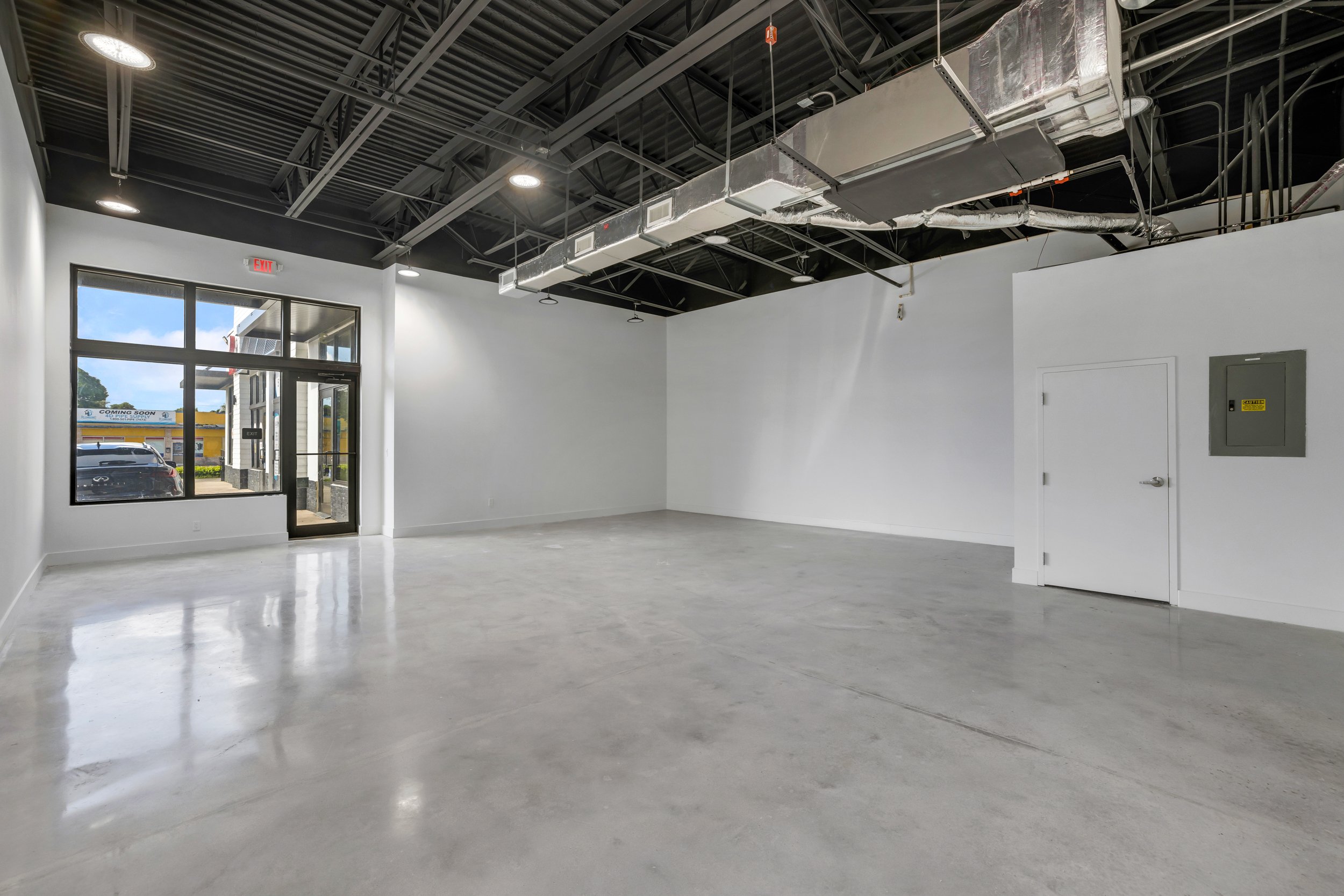 Retail Opportunity on Biscayne Boulevard | 2,738 SF Endcap